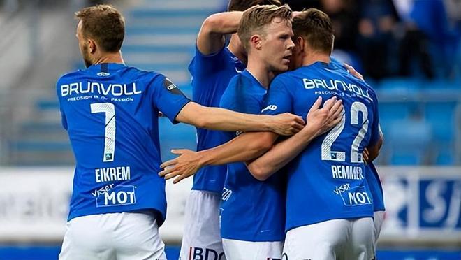 都指向一个 都指向一个